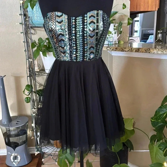 Teeze Me Dress - Picture 1 of 4